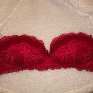 Strapless lace red bra
